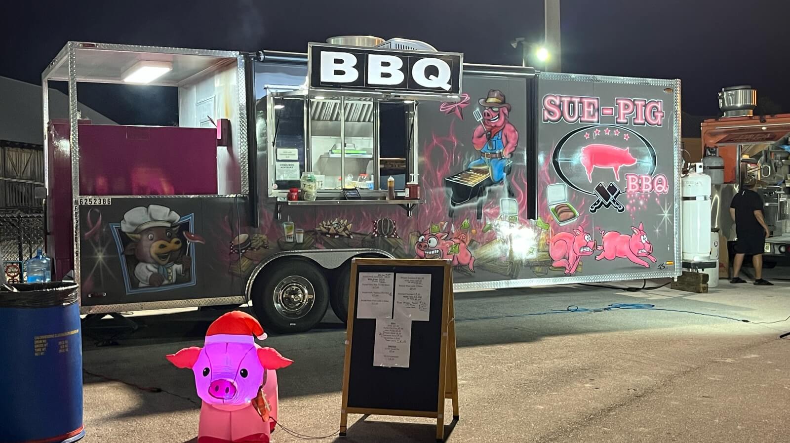 Sue Pig BBQ & Fresh Squeezed Lemonade Food Truck Orlando and West Pa